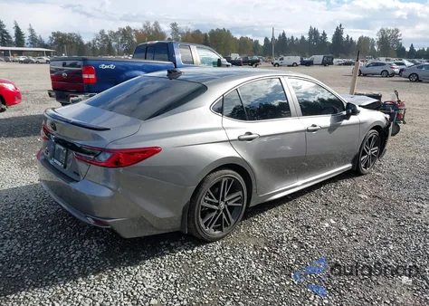 2025 Toyota Camry Xse z USA, uszkodzony, nr VIN 4T1DBADK4SU515815